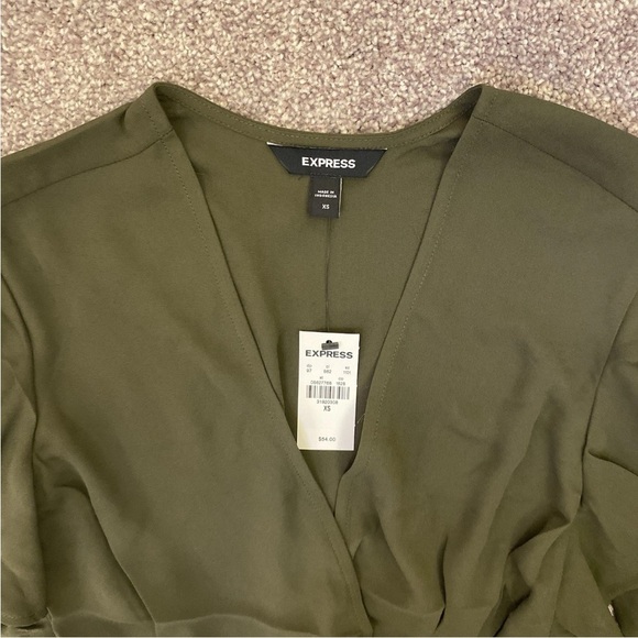 Express Women's Top Size XS Faux Wrap Puff Sleeves Peplum Olive Green NWT $54 - Picture 6 of 16